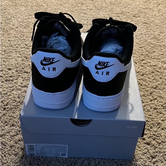 Air forces - Picture 1 of 3